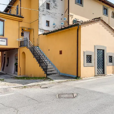 La Bellaia Con Giardino A Feriehus *